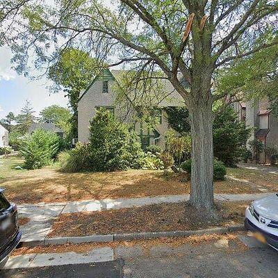 52 Fairway Dr, Hempstead, NY 11550