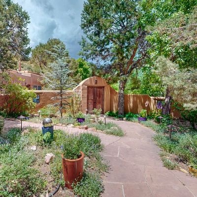 7 Angelitos Rd, Santa Fe, NM 87506