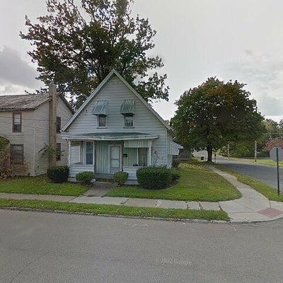 71 W Rebecca St, East Palestine, OH 44413