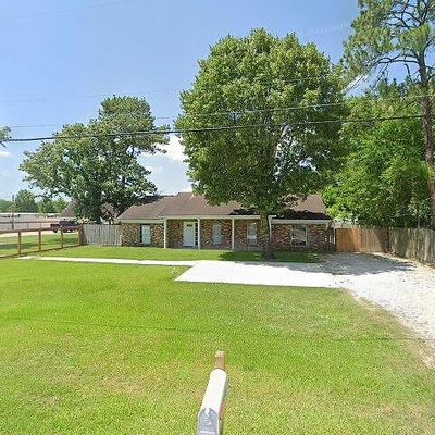 710 E Houston St, Highlands, TX 77562