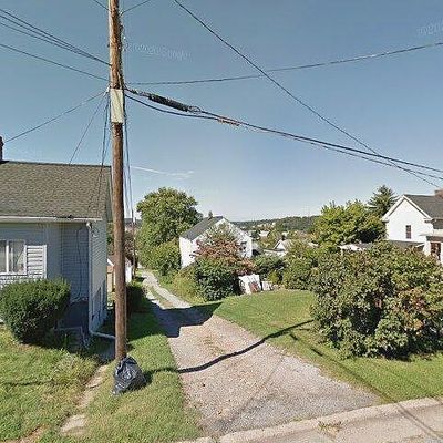 722 N 1 St St, Jeannette, PA 15644