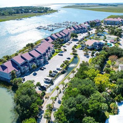 74 W Mariners Cay Dr, Folly Beach, SC 29439