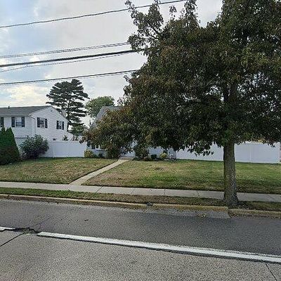 74 Wantagh Ave, Levittown, NY 11756