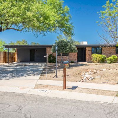 8901 E Sierra St, Tucson, AZ 85710