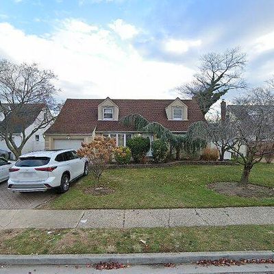 897 Spring Ave, Uniondale, NY 11553
