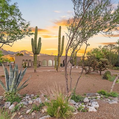 8353 E Sandstone Dr, Tucson, AZ 85750