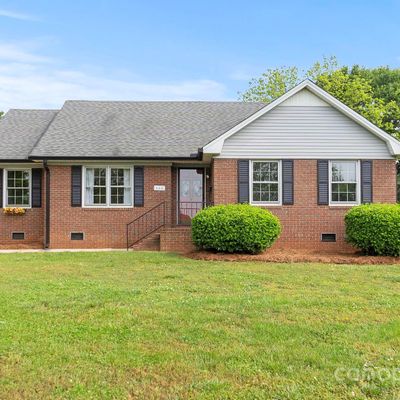 104 Hedgestone Dr, Gastonia, NC 28056