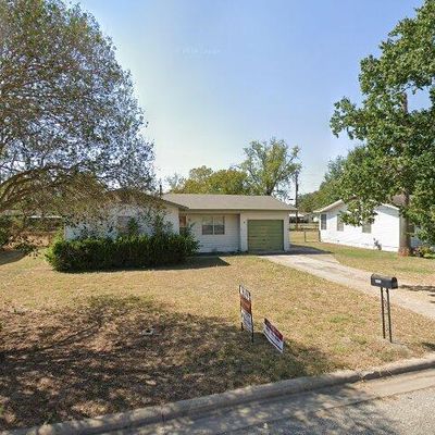 1106 Wilson St, Luling, TX 78648