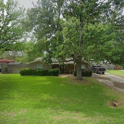 112 San Bernard St, Bay City, TX 77414