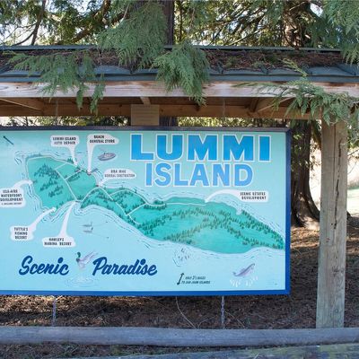 1130 Island Dr, Lummi Island, WA 98262