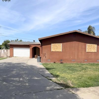 1437 Etna Dr, Tulare, CA 93274