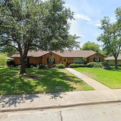 1810 S Crest, Carrollton, TX 75006