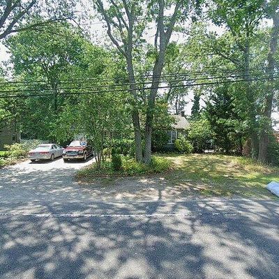 194 Phyllis Dr, Patchogue, NY 11772