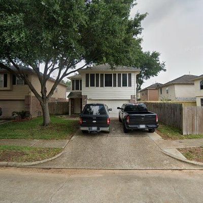 19502 Rocky Bank Dr, Tomball, TX 77375