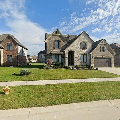 21907 Chaucer Ct, Macomb, MI 48044