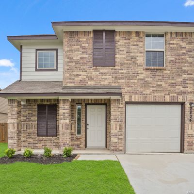 2404 Dino Dr, Seguin, TX 78155