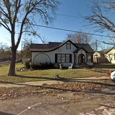 2407 Mayo St, Commerce, TX 75428