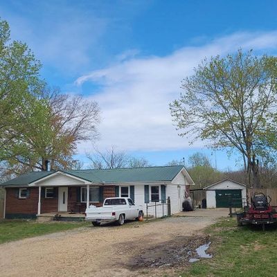 212 Oakhill Dr, Vanleer, TN 37181