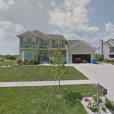 214 Hartland Dr, Bellevue, OH 44811