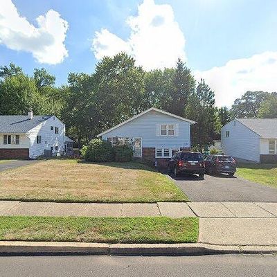 2714 Carrell Ln, Willow Grove, PA 19090
