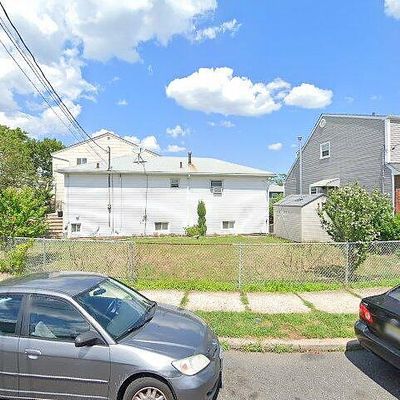 28 Suburbia Ct, Jersey City, NJ 07305