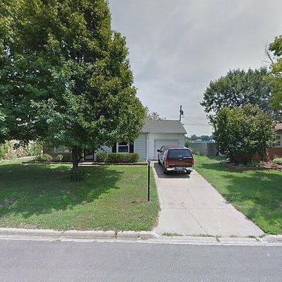 308 Dundee Rd, East Peoria, IL 61611