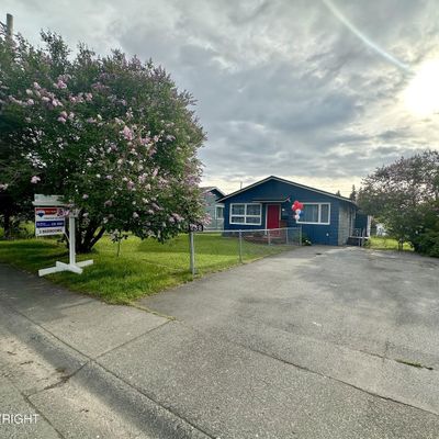 252 Bunn St, Anchorage, AK 99508