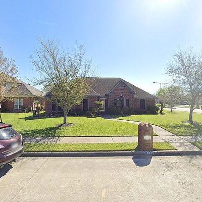 2530 Quaker Dr, Texas City, TX 77590