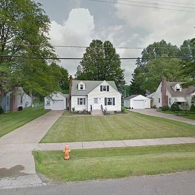 3279 Hermosa Dr, Youngstown, OH 44511