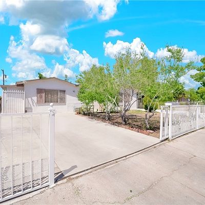 45 Prince Ln, Las Vegas, NV 89110