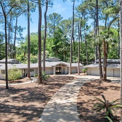 4 Palmetto Pl, Hilton Head Island, SC 29928