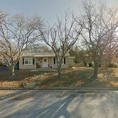 402 S Red River St, Henrietta, TX 76365