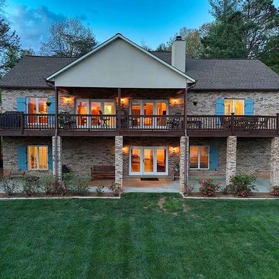 550 Sneaking Creek Dr, Hayesville, NC 28904