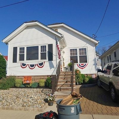 7 Hillside Pl, North Arlington, NJ 07031