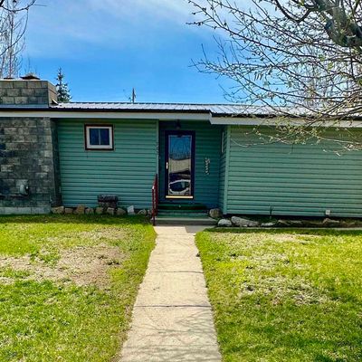 707 Clark St, Thermopolis, WY 82443