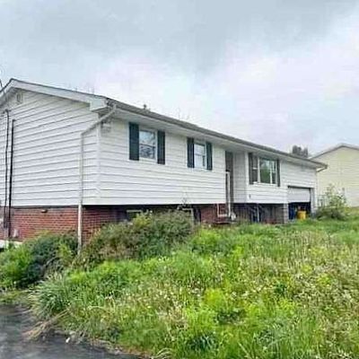 711 Griffin Pond Rd, South Abington Township, PA 18411