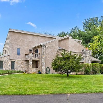 6 Creekside Dr, Warminster, PA 18974