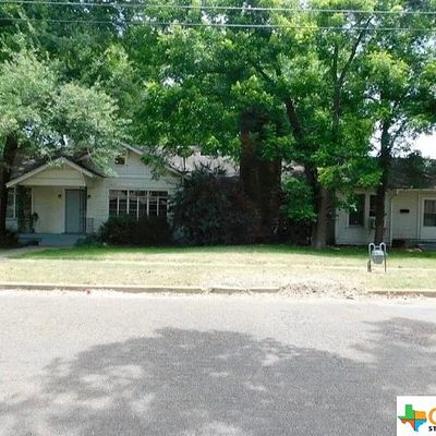 607 E 12 Th St, Cameron, TX 76520