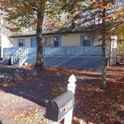 6317 Ventnor Dr, Tobyhanna, PA 18466