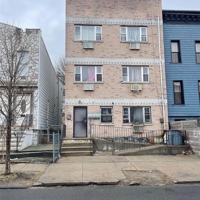 120 Cooper St, Brooklyn, NY 11207