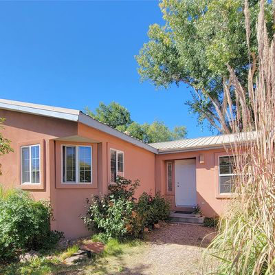 11 Walnut Cir, Espanola, NM 87532