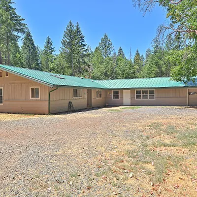 140 Harlow Way, Cave Junction, OR 97523