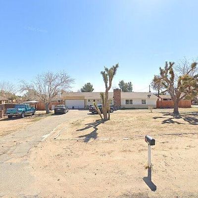 14101 Iroquois Rd, Apple Valley, CA 92307