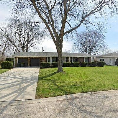 136 Scott Dr, East Dundee, IL 60118
