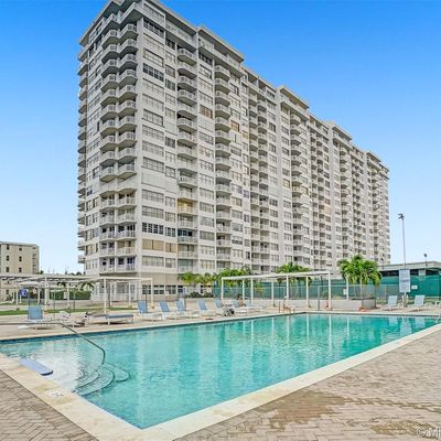 18041 Biscayne Blvd, Aventura, FL 33160