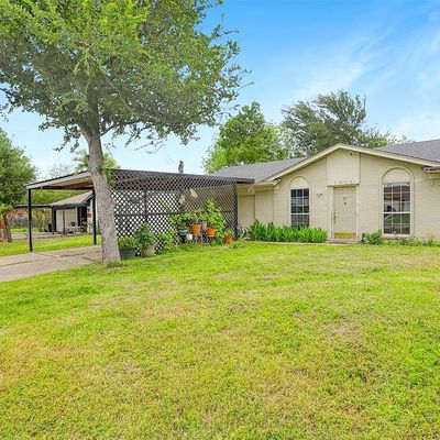 1906 Avenue B, Grand Prairie, TX 75051