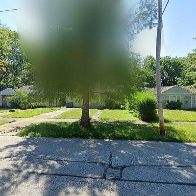 2048 N Green Rd, Cleveland, OH 44121