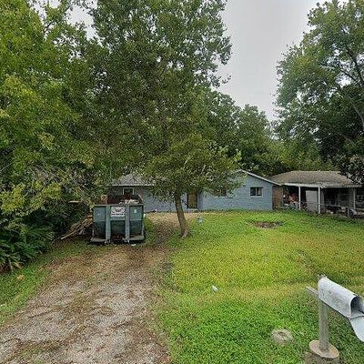 210 Prune St, La Marque, TX 77568