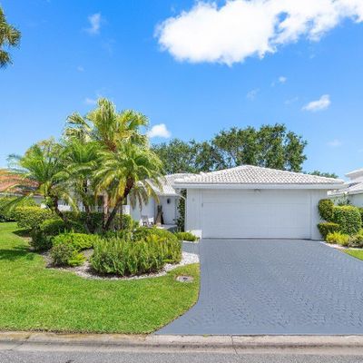 3 Estate Dr, Boynton Beach, FL 33436