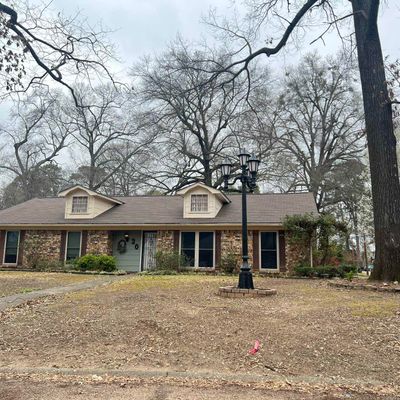 30 Broadmoor Dr, Texarkana, AR 71854